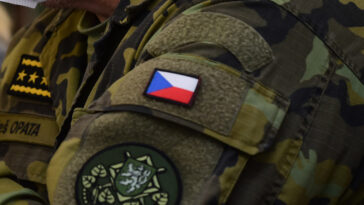 Česká republika dá Ukrajině 4000 dělostřeleckých granátů