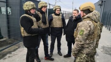 Ministři zahraničních věcí České republiky a Slovenska přijeli s inspekcí na Donbas