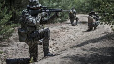 Ukrajinská armáda se hromadně vzdává
